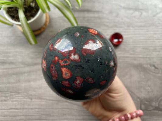 Unveiling the Richness of Plumite (Poppy Jasper): A Stone of Vitality and Passion